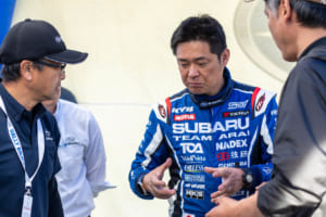 「クルマの動きがWRX S4とはまるで違っていてまだ慣れない部分はあるけれど、コーナーの動きなどはとても好感触」と、まずは完走したことに安堵するコ・ドライバーの安藤選手。