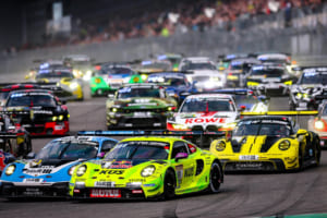 2026年のニュルブルクリンク24時間耐久レース。911号車ポルシェ911 GT3 R（中央）。photo：PORSCHE AG