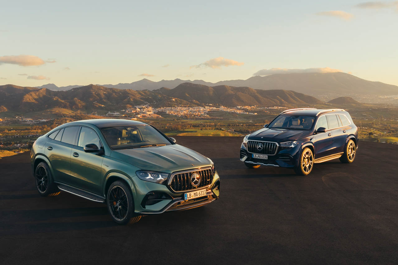 メルセデスAMG GLE 63 S 4MATIC+（左）とGLS 63 4MATIC+（右）