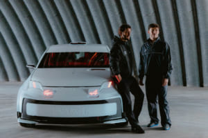 290匹のワニが潜む過激なEVラリーカー。アルピーヌ×ラコステ「A290ラリー」に宿るフレンチ・エレガンス