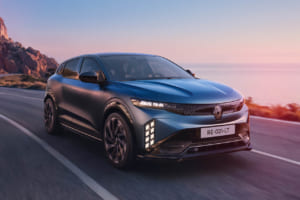 【写真73枚】精悍な新顔へ！新型ルノー・メガーヌ E-TECH発表。航続500kmのLFPバッテリー採用でCセグEVを牽引
