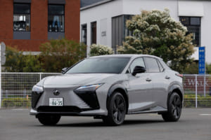 ル・ボラン カーズミート2026横浜:レクサスRZ550e F SPORT