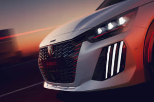 【プジョー e-208 GTi】約800万円で本国受注開始！ 名車205から40年、BEVで新生した伝説のフレンチホットハッチ