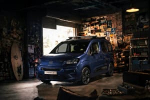 地中海の青×初の悪路走破性。フィアット・ドブロ限定車「オチェアーノブルー」登場