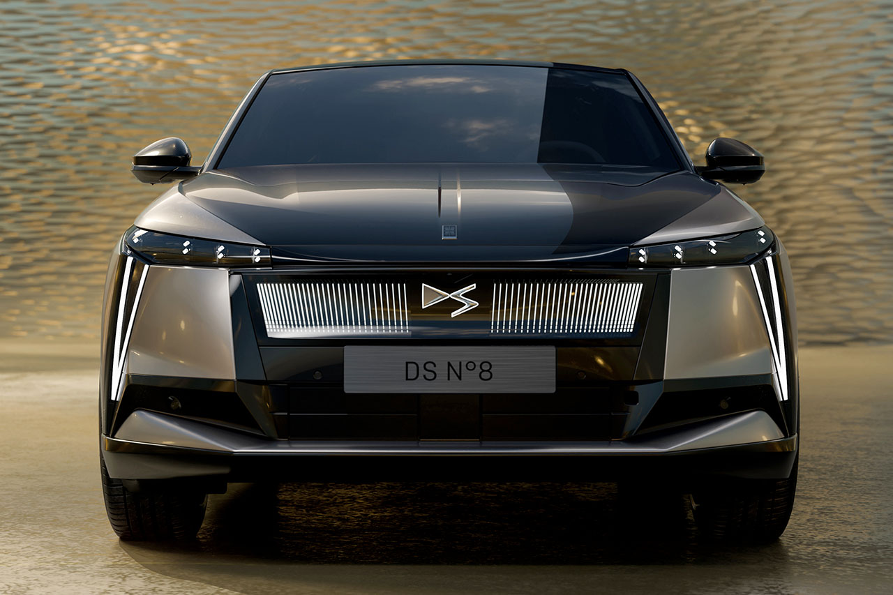 パリの美意識が宿る750kmの旅。新型「DS N°8」、1005万円から始まるフレンチ・ラグジュアリー