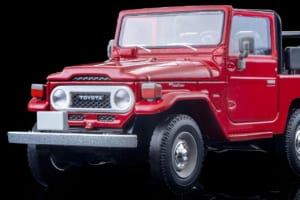 稀代の名車「40系ランクル」が完全新金型の1/64ミニカーで蘇る。トミーテックから11月発売、こだわりのサス可動ギミック搭載【LE VOLANT モデルカー俱楽部】