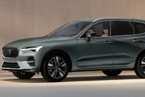 全車AWD化で走破性を底上げ。ボルボ「XC60」ラインナップ刷新と50台限定モデルの真価
