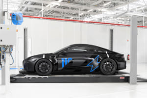 2026年のグッドウッド・フェスティバル・オブ・スピードで走行する3代目A110のテストカー「A110 FUTURE」。外観は2代目をベースに、さらにグラマラスになっている。このまま市販されるかどうかは不明。