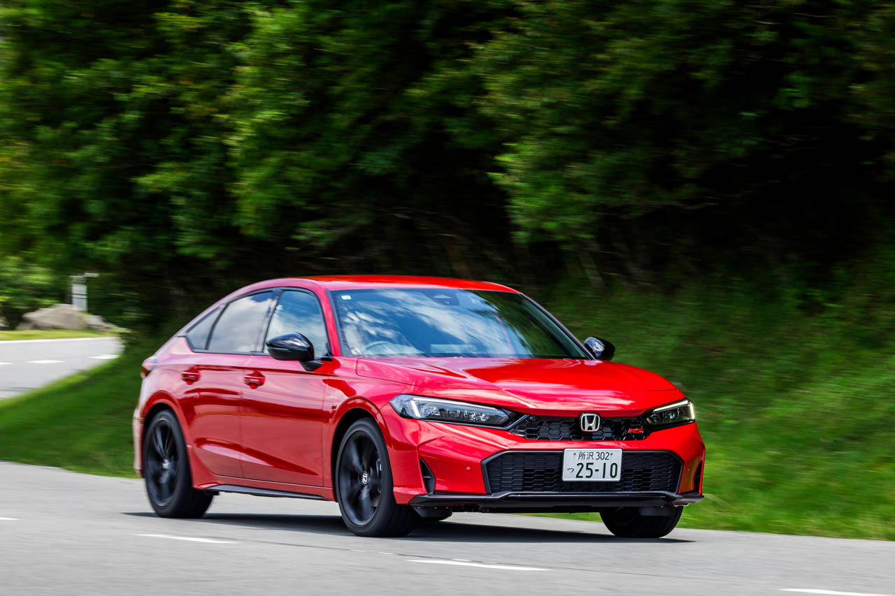 新型シビック e:HEV RS 痛快試乗｜素の「EX」と乗り比べて確信した、仮想有段シフト「S+Shift」の真価《LE VOLANT LAB》