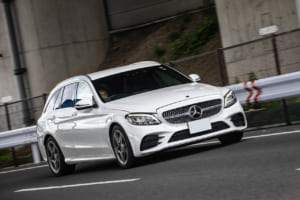 「ドイツ車にはドイツのオイルを」名門フックスとメルセデスの深い縁。名店が推す公認の安心と、Cクラスで味わうシルキーな走り〈PR〉