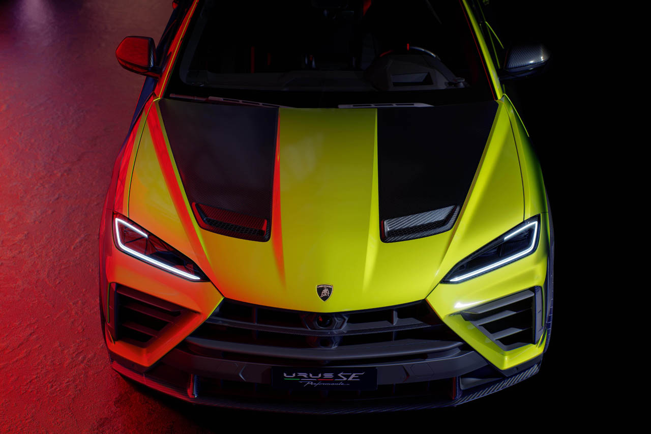 【写真44枚】812psのPHEVをどう手懐けるか。ランボルギーニ史上最速SUV「ウルスSEペルフォルマンテ」の革新的シャシー制御