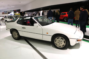 1979年に製作された924ターボ・タルガ・プロトタイプ。911タルガの弟分として企画されたものの開発費の都合で1980年に計画が中止された。ポルシェ・ミュージアム所蔵のレアな1台。