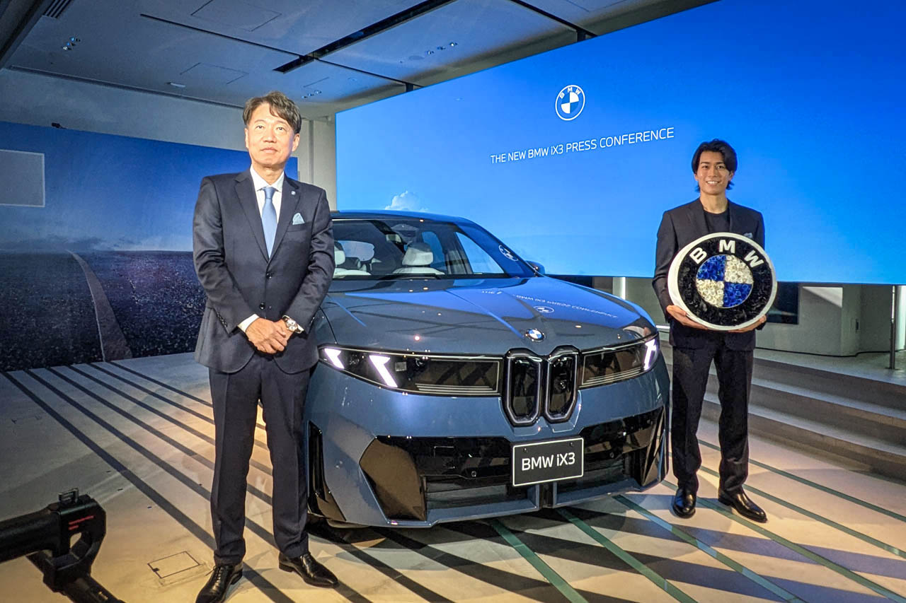 【BMW新型iX3】航続906kmのノイエ・クラッセ第1弾BEV。日本戦略と中村敬斗が語る「駆けぬける歓び」