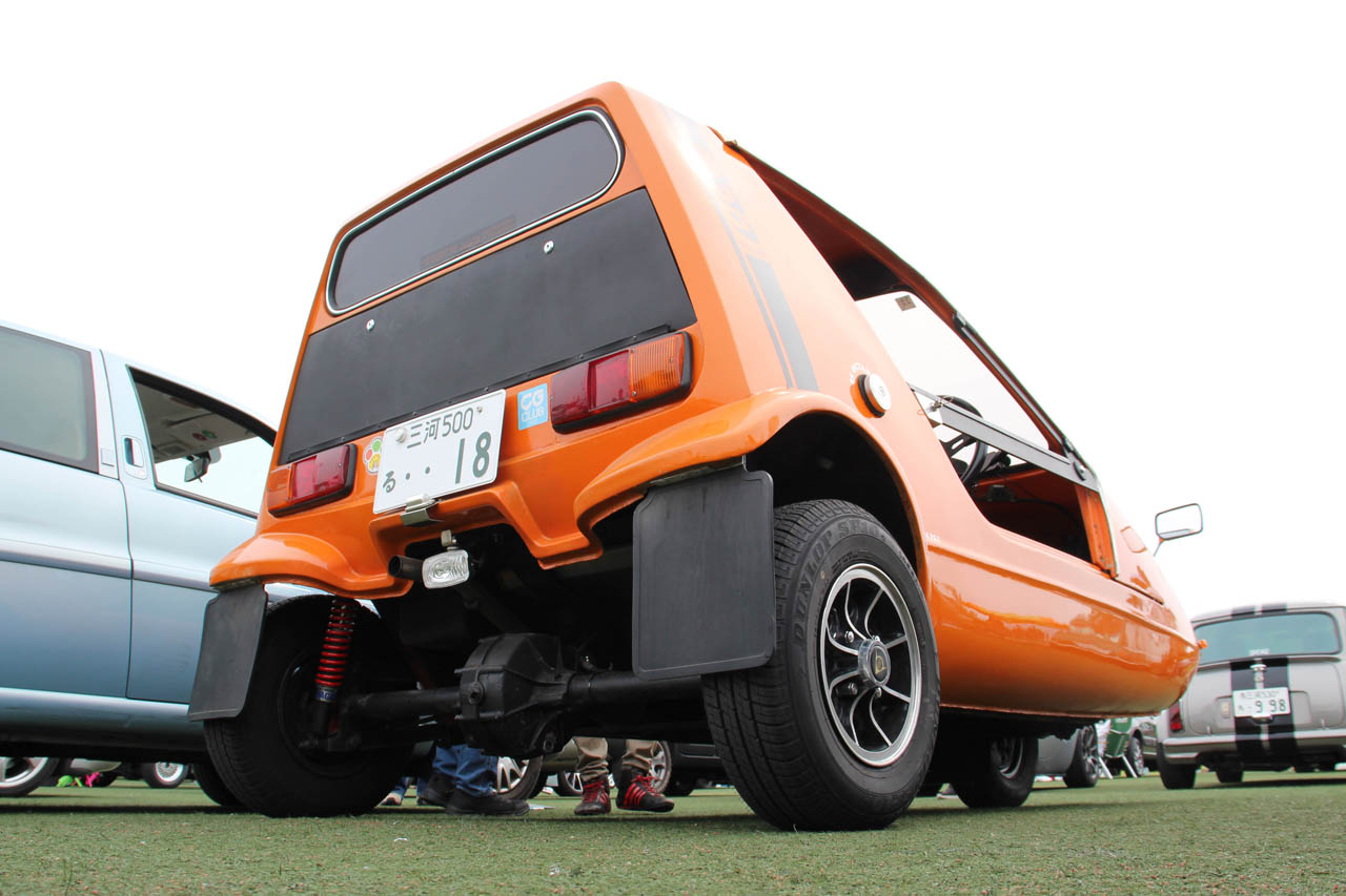 1970年式ボンド・バグ700:フロントが1輪でリアが2輪の3輪マイクロカー。