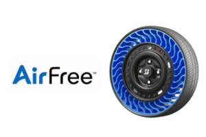 「パンクしない」次世代タイヤがついに実用化！ ブリヂストン『AirFree』が自動運転モビリティで全国初の社会実装