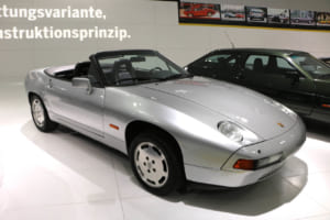 928幻のバリエーションの1つ、928Sカブリオレ・スタディH21。ペーター・シュッツCEOの肝いりで市販直前までこぎ着けたが、1987年のブラックマンデーの余波を受け計画は中止された。