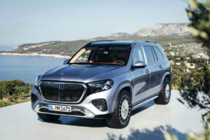 【世界初公開】新型メルセデス・マイバッハGLS発表。伝統のV8と最新AIが統べる究極の移動宮殿