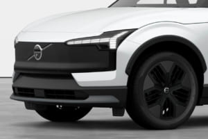タフな装いと後輪駆動の妙。航続530kmを誇るボルボ「EX30 クロスカントリー」特別仕様車が599万円で登場