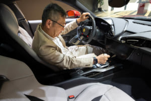 フェラーリ 新型 12チリンドリ・マヌアーレと大谷達也氏