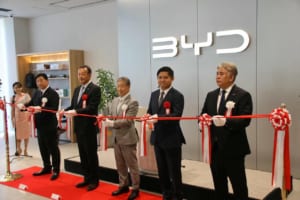 創業111年のヤナセ×世界トップEVのBYD！「BYD AUTO 横浜南」オープンで見える新たなクルマ選びの基準