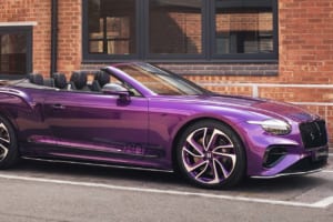 マリナー謹製、紫の「コンチネンタルGTC」初公開。歴代107台が祝うベントレー・クルー工場80周年