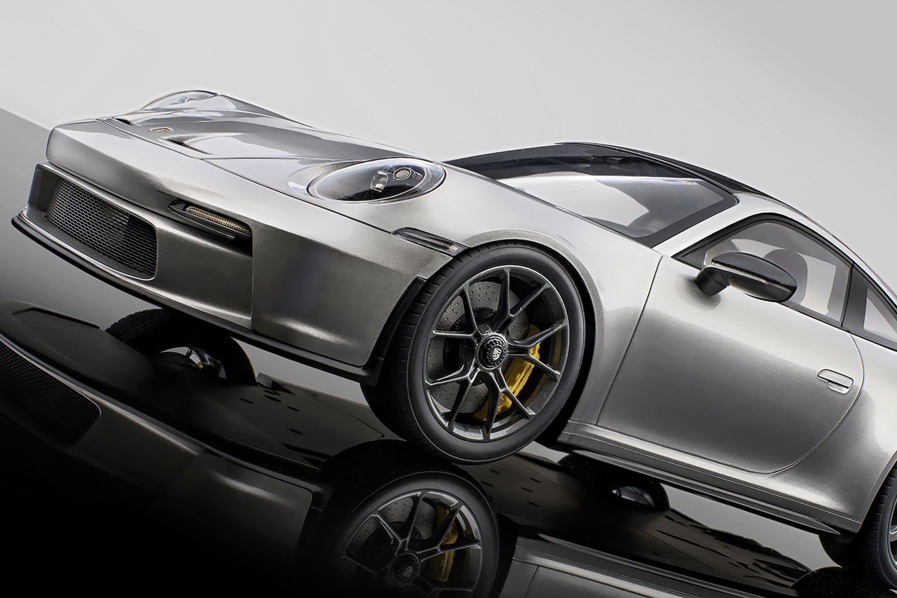実車と見まがう圧倒的クオリティ。メイクアップが放つ1/18最新作「ポルシェ911 GT3 ツーリングパッケージ2021」【LE VOLANT モデルカー俱楽部】