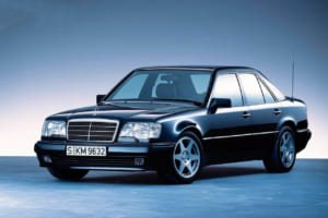 メルセデス・ベンツE500リミテッド：E500は単なるスポーツセダンではなく、高速移動のためのグランドツアラーだった。