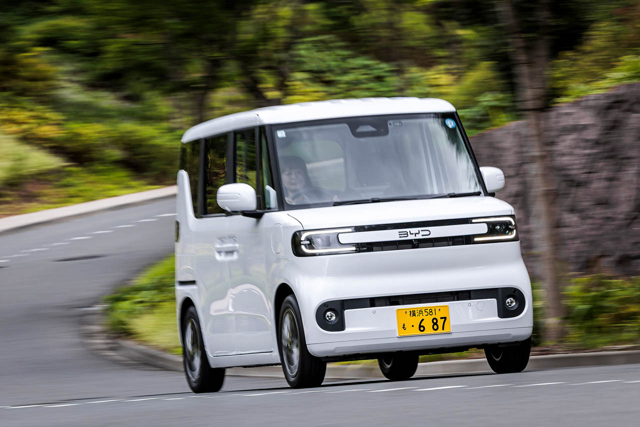 【BYD ラッコ試乗】子どもの送迎や買い物に使える「普通の軽EV」って本当？ ファミリー視点で検証した完成度と気になる乗り味《LE VOLANT LAB》