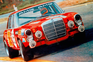 当時のAMG社はこの300SEL 6.3をチューンした「300SEL 6.8」で1971年のベルギー、スパ・フランコルシャンでクラス優勝を果たし、総合でも2位に輝いた。