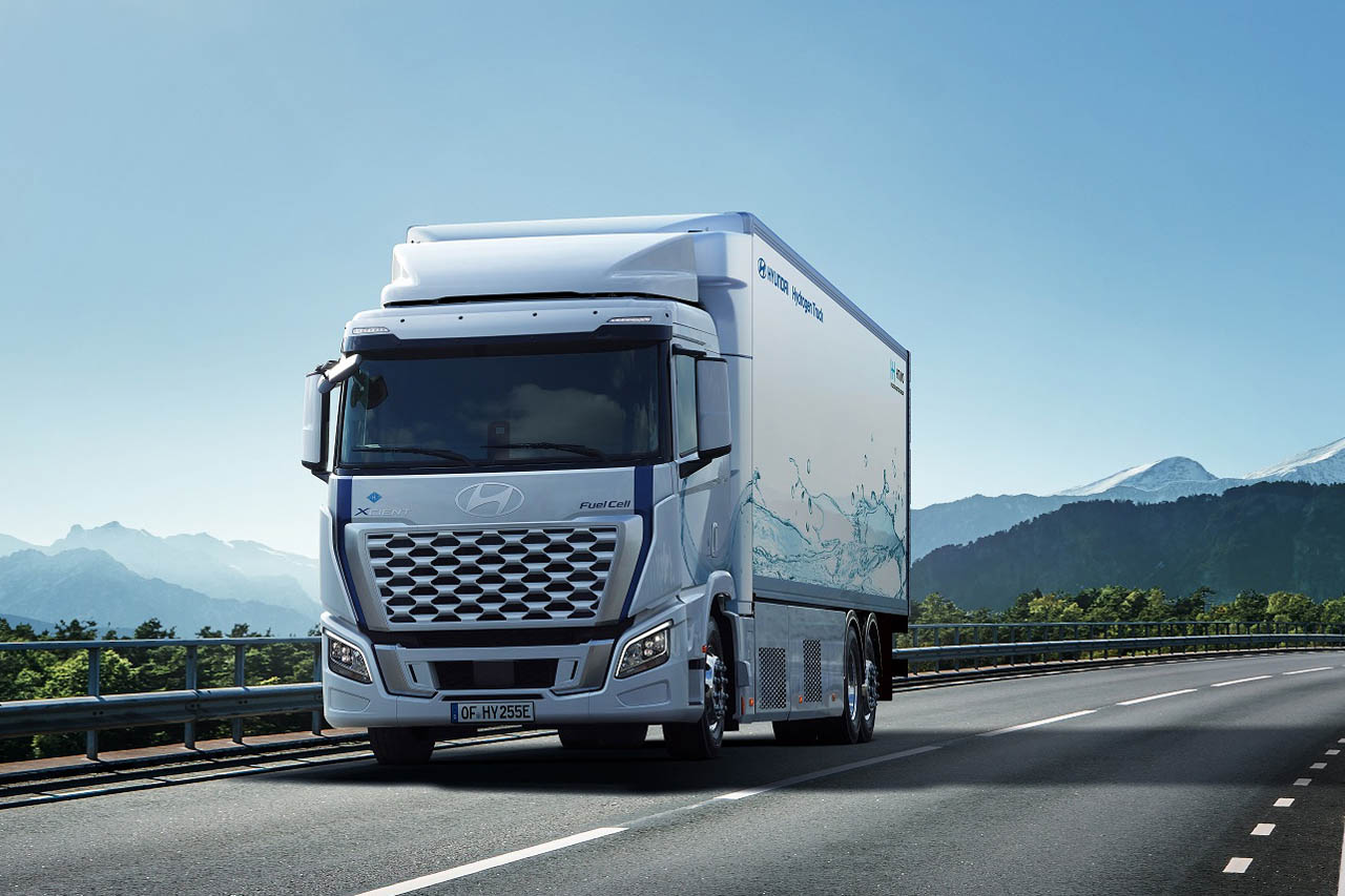 欧州5カ国で165台が稼働しているFCEVトラック「XCIENT Fuel Cell(エクシエント・フューエルセル)」は、2026年2月の段階で欧州における累計走行距離2000万kmを達成している。