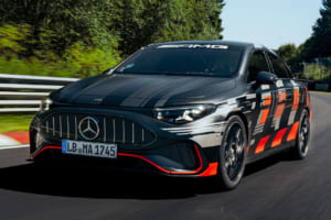 ニュル7分32秒070の絶対基準。3モーターを得た次世代EVサルーン「CLA 45」が示したAMGの覚悟