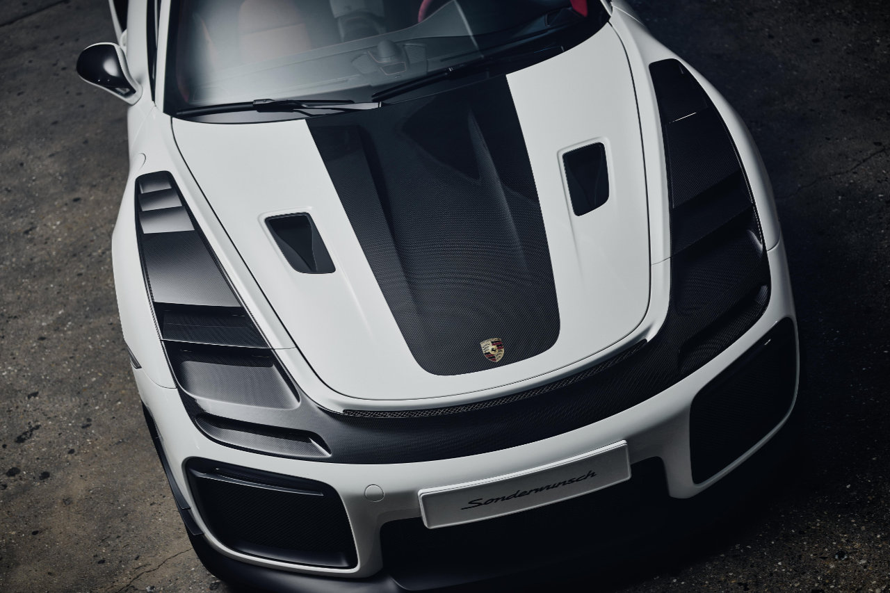 伝説の935「モビー・ディック」が蘇る。ポルシェ911 GT2 RSベースのワンオフ「フラッハバウRS」降臨