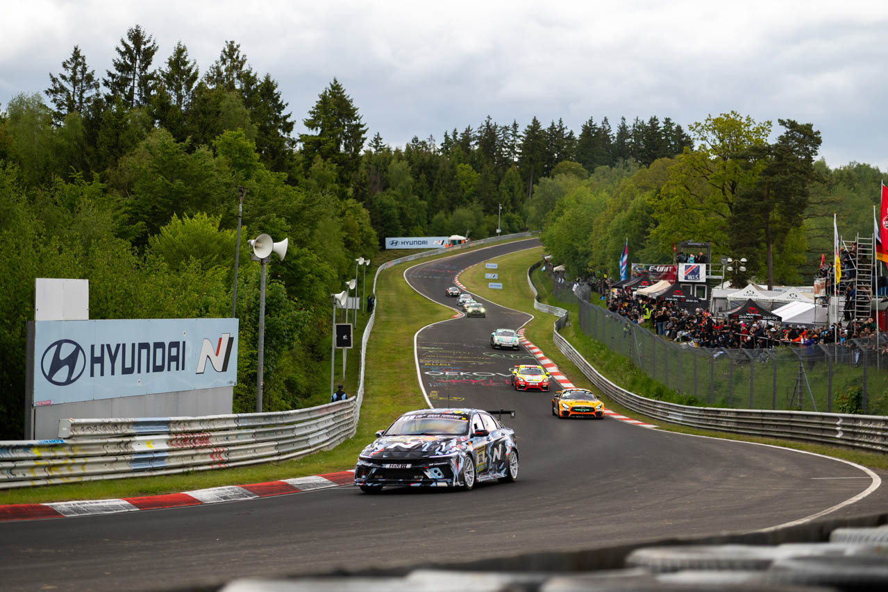 2026年5月のニュルブルクリンク24時間レースで、ヒョンデのハイパフォーマンスブランド「N」は「エレントラ N TCR」でTCRクラス6連覇を達成した。
