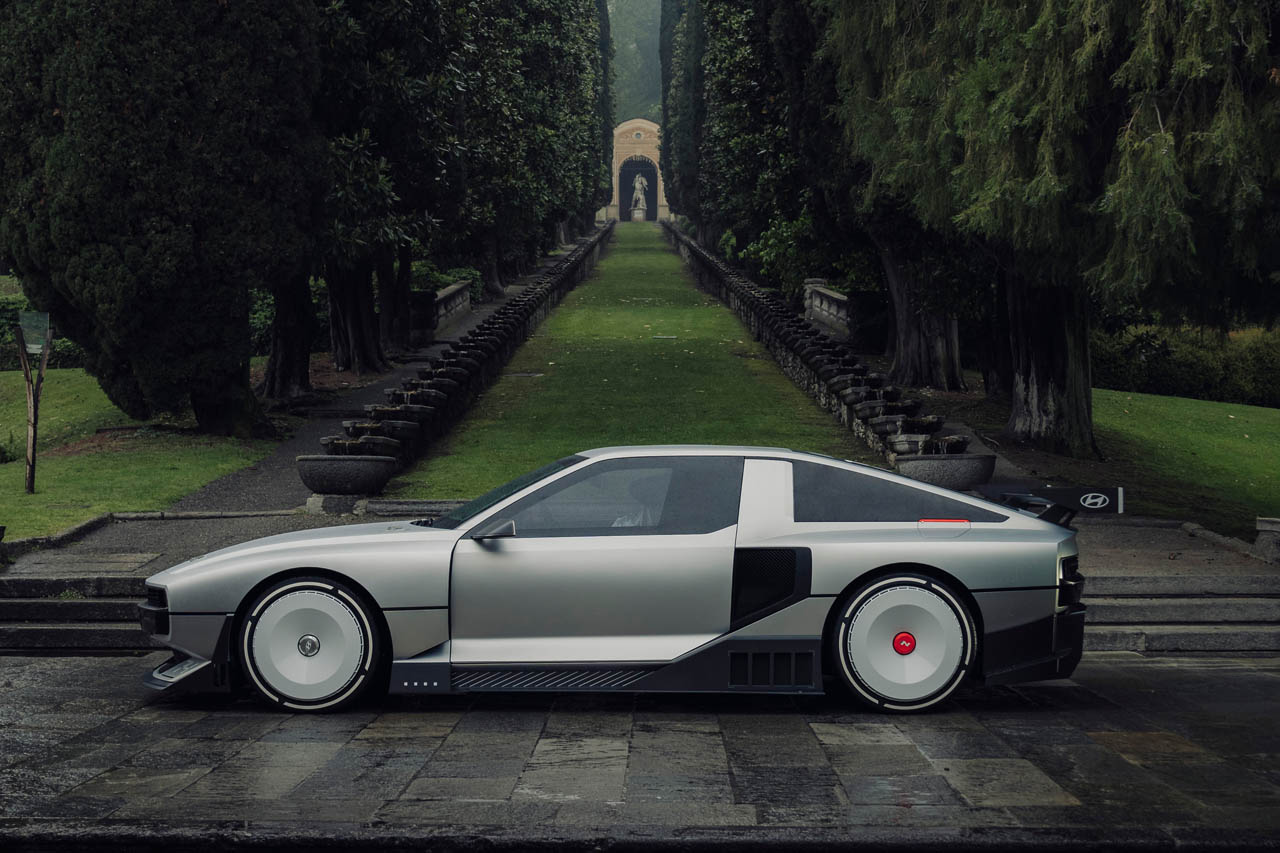 ヒョンデが2023年のコンコルソ・デレガンツァ・ヴィラ・デステで披露したコンセプトカー「N Vision 74」。