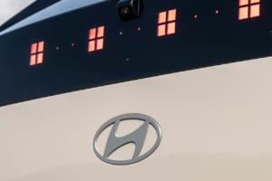 ヒョンデの水素戦略「HTWO」を象徴するFCEV「NEXO（ネッソ）」。