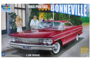 トランペッター製1/25スケール・プラモデル「1960ポンティアック・ボンネヴィル」