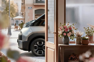 KIAが次世代EV商用車「PV7」を予告。広大な空間を備えたPBV第2弾が9月の独IAAでデビュー