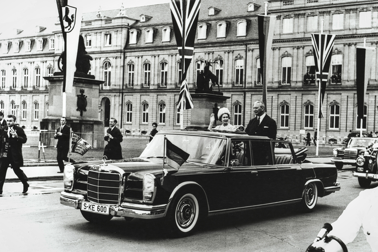1966年のエリザベス2世女王のドイツ訪問時に、当時のキージンガー西ドイツ首相とともに600プルマン・ランドーレットでパレードした。