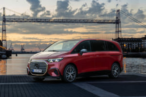 メルセデス・ベンツ 400 4MATIC MANUFAKTUR:パタゴニアレッドメタリック