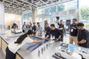 ヒョンデが2025年にソウル江南区に開設した、世界初の顧客参加型UX研究センター「ヒョンデ UXスタジオ・ソウル」。