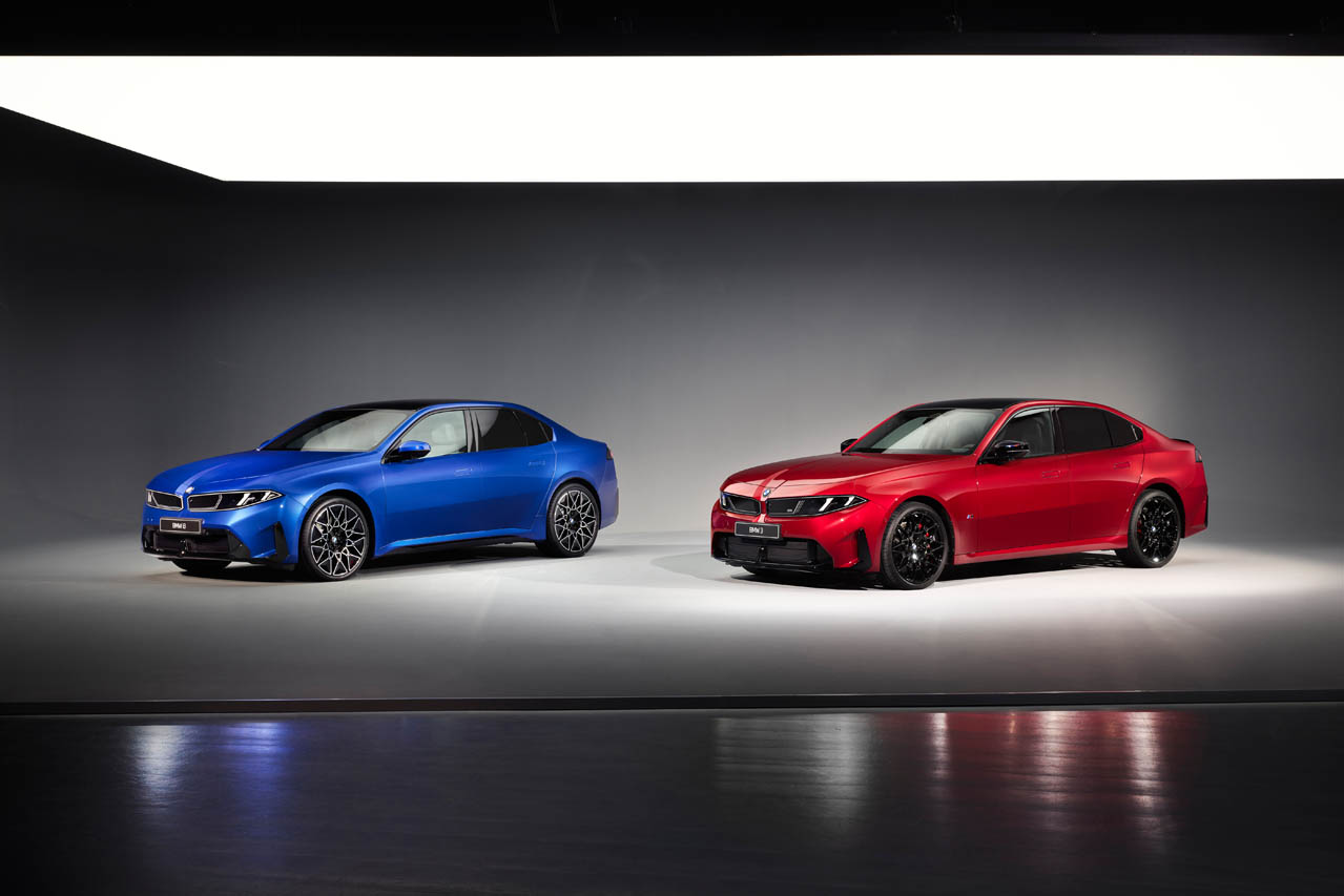 右:BMW M350 xDrive、左:BMW i3 50 xDrive