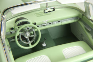 AMTアーテル製1/25スケール・プラモデル「1956フォード・サンダーバード」