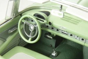 AMTアーテル製1/25スケール・プラモデル「1956フォード・サンダーバード」
