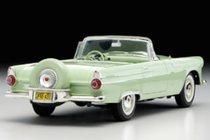 AMTアーテル製1/25スケール・プラモデル「1956フォード・サンダーバード」