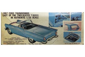 amt製1/25スケール・プラモデル「1957サンダーバード」