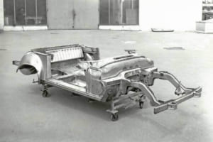 230SL／W113の前後衝撃吸収式安全ボディ構造。