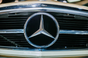 同博物館に展示される230SL。