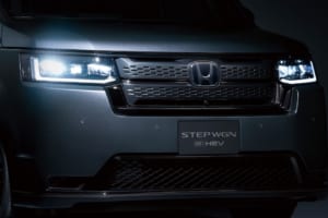 端正なフォルムを黒で引き締める。ホンダ「ステップワゴン」に特別仕様車「e:HEV SPADA・ブラックエディション」登場、専用色ソニックグレーも設定
