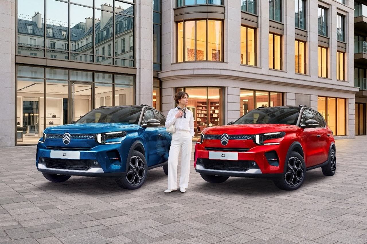 シトロエン「C3ハイブリッド」初の限定車はトリコロールを纏う74台。純正4Kドラレコも備え価格は387万円