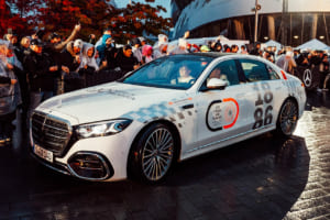 実験室では得られない信頼性の証。新型「メルセデス・ベンツSクラス」が6大陸・6万5000kmを走破し、生誕140周年の聖地へ帰還